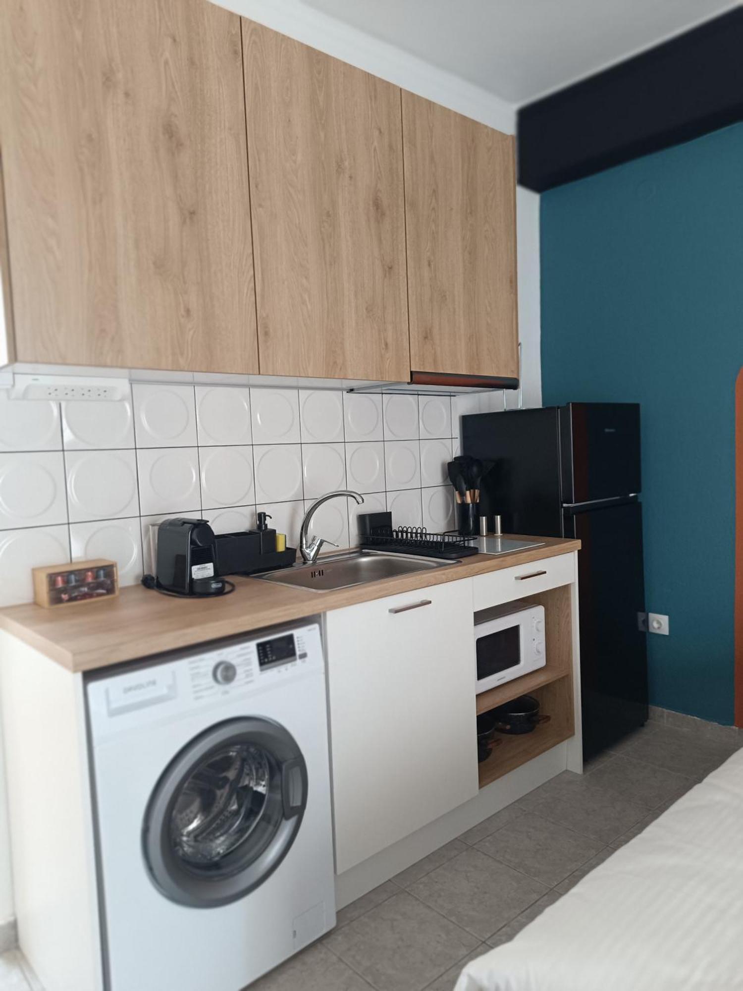 Snd Rentals- Studios Kozani Phòng bức ảnh
