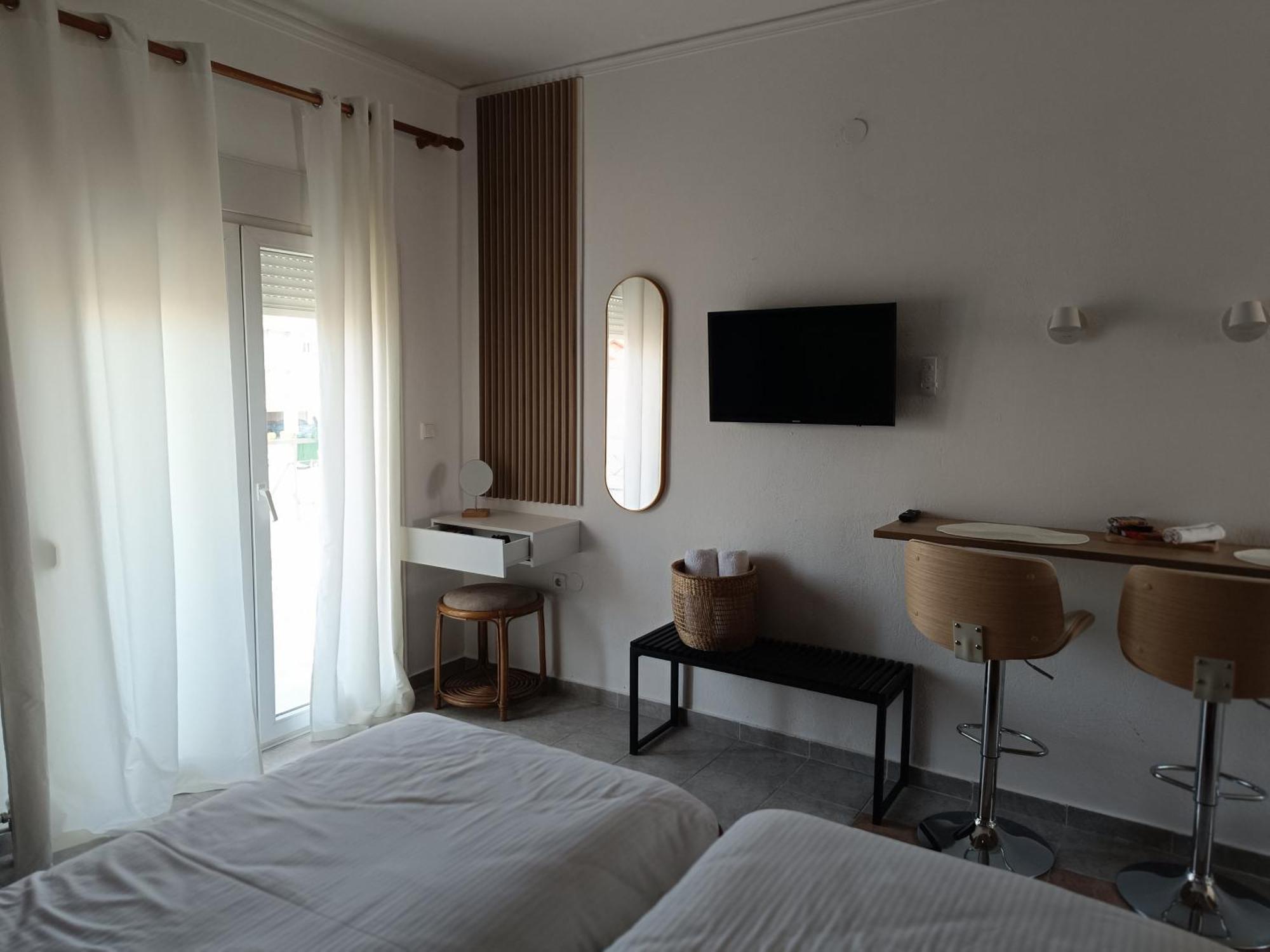 Snd Rentals- Studios Kozani Phòng bức ảnh